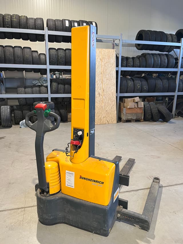 Jungheinrich EMC B10  elektromos gyalogkíséretű targonca - MONO emelőoszloppal