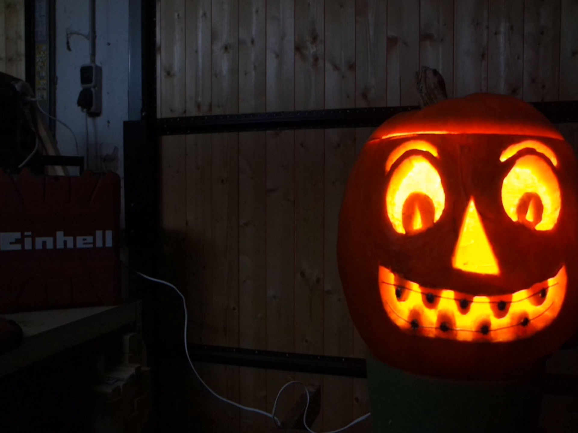 Kreatív tipp: Faragott Halloween tök